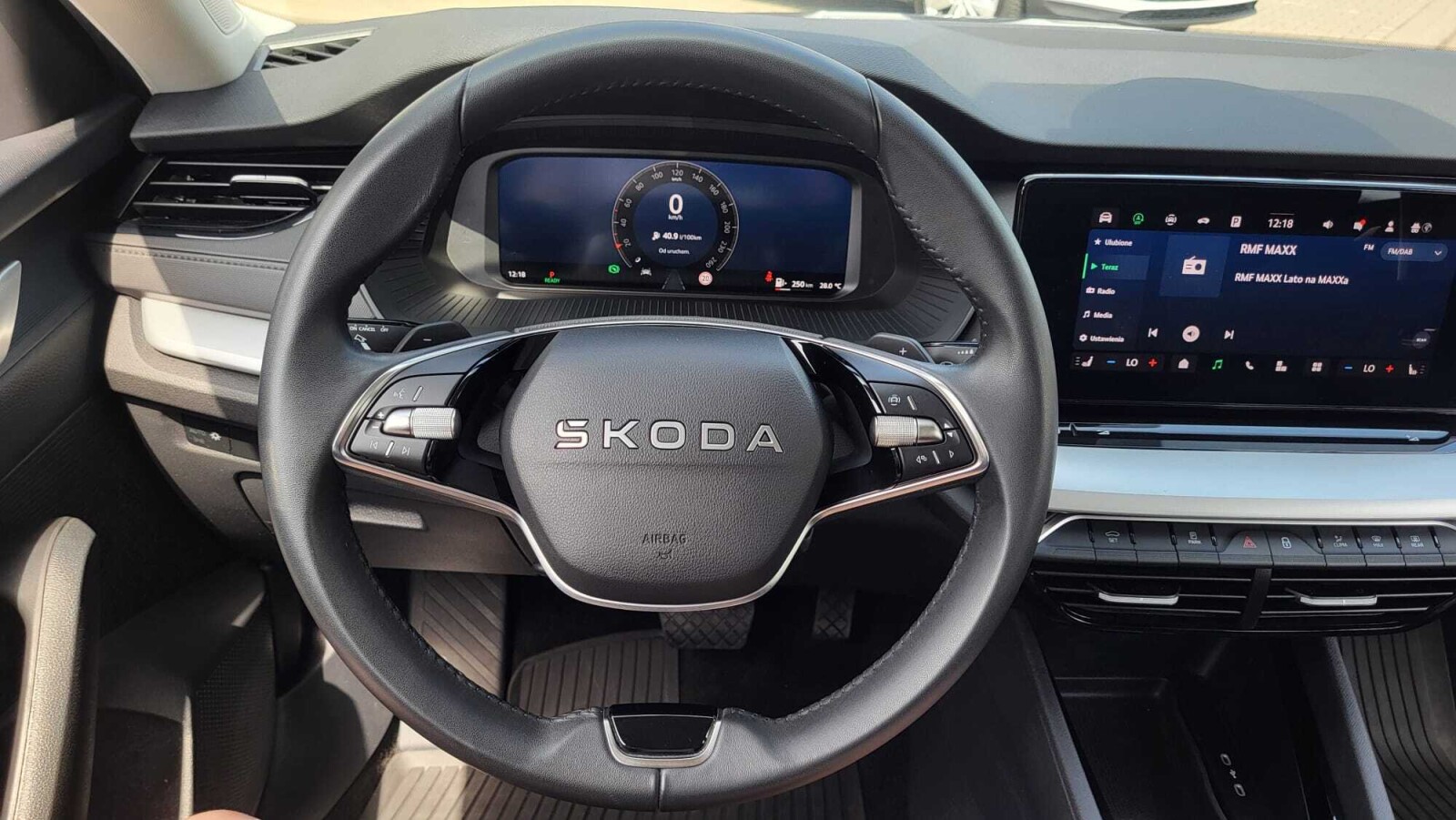 Škoda Octavia Combi - zdjęcie 18