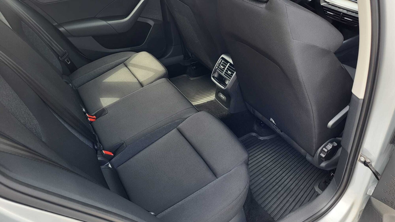 Škoda Octavia Combi - zdjęcie 14