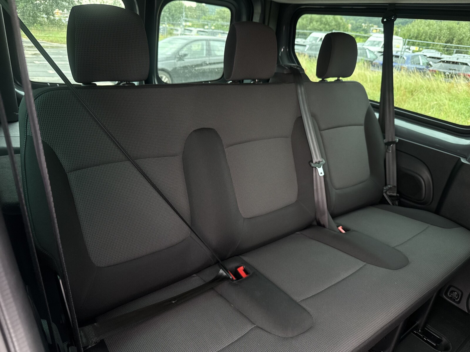 Renault Trafic - zdjęcie 30