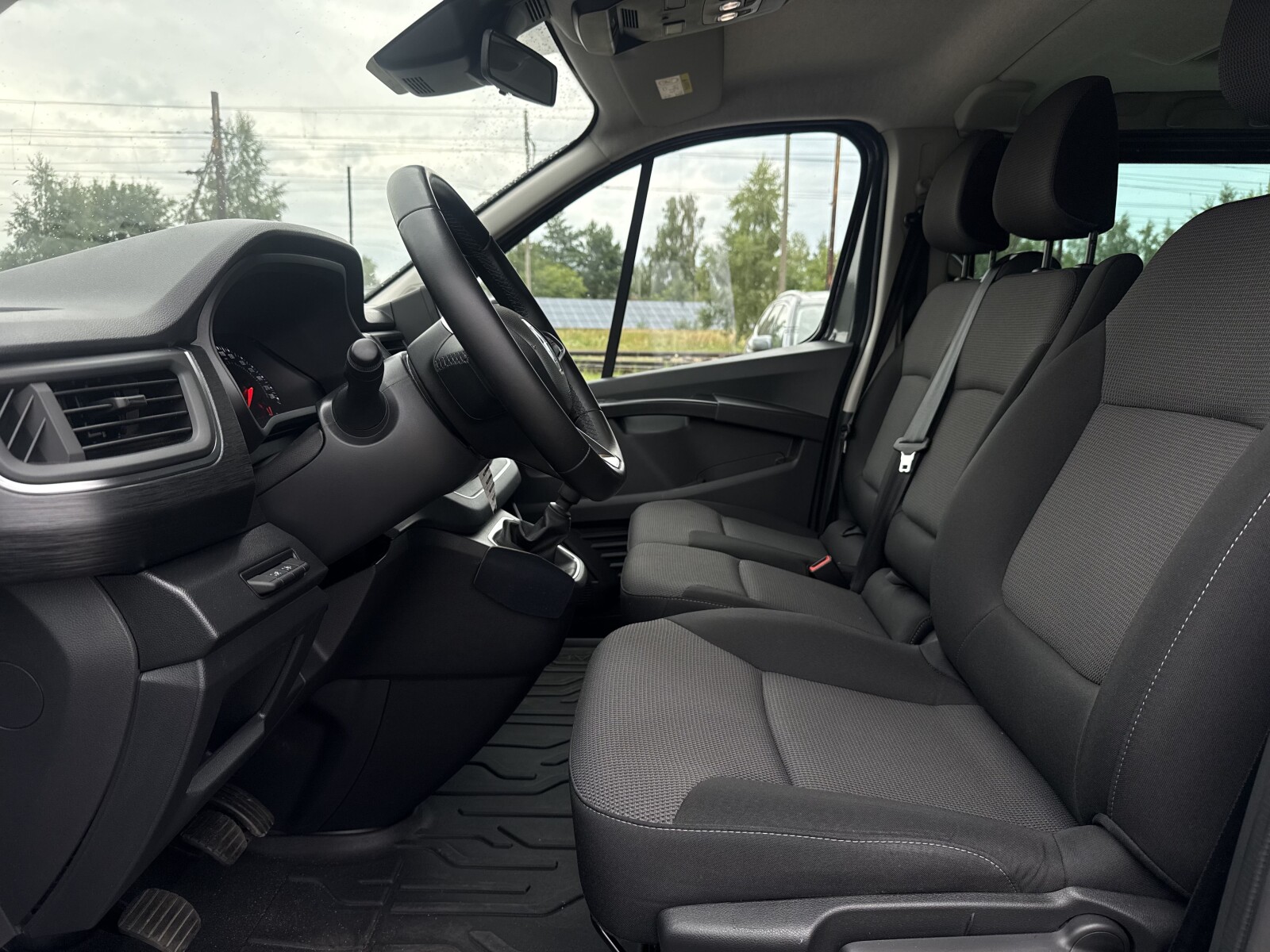 Renault Trafic - zdjęcie 10