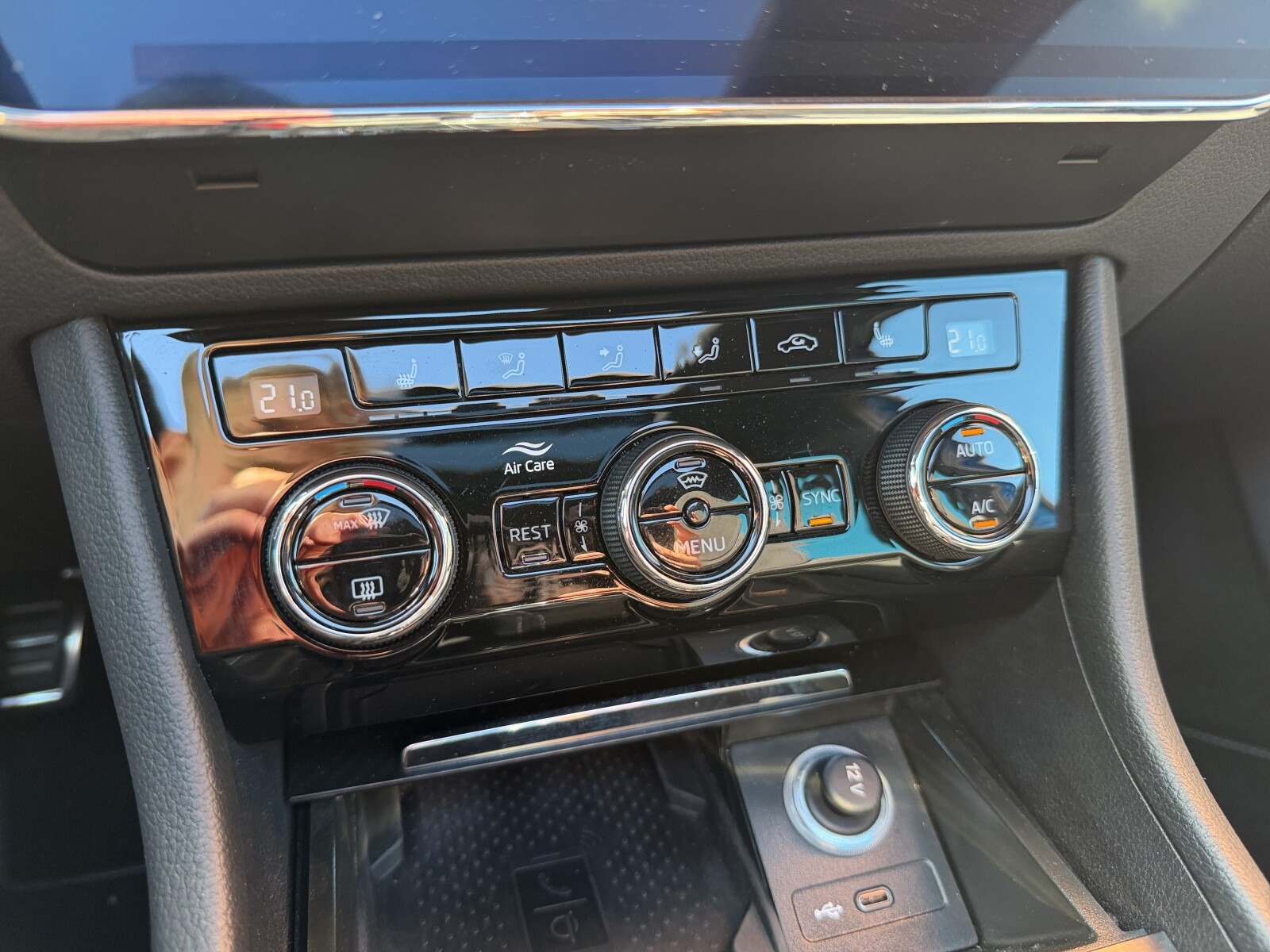 Škoda Superb - zdjęcie 23