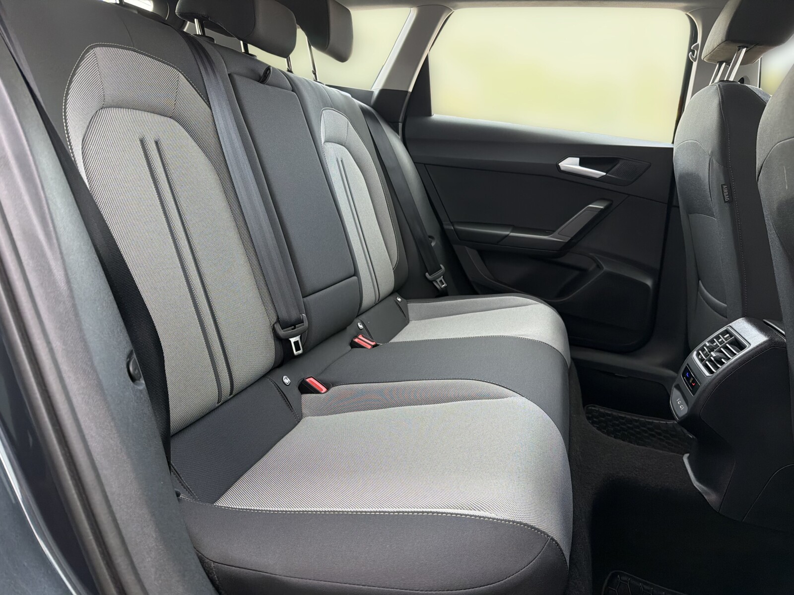 Seat Leon Sportstourer - zdjęcie 16