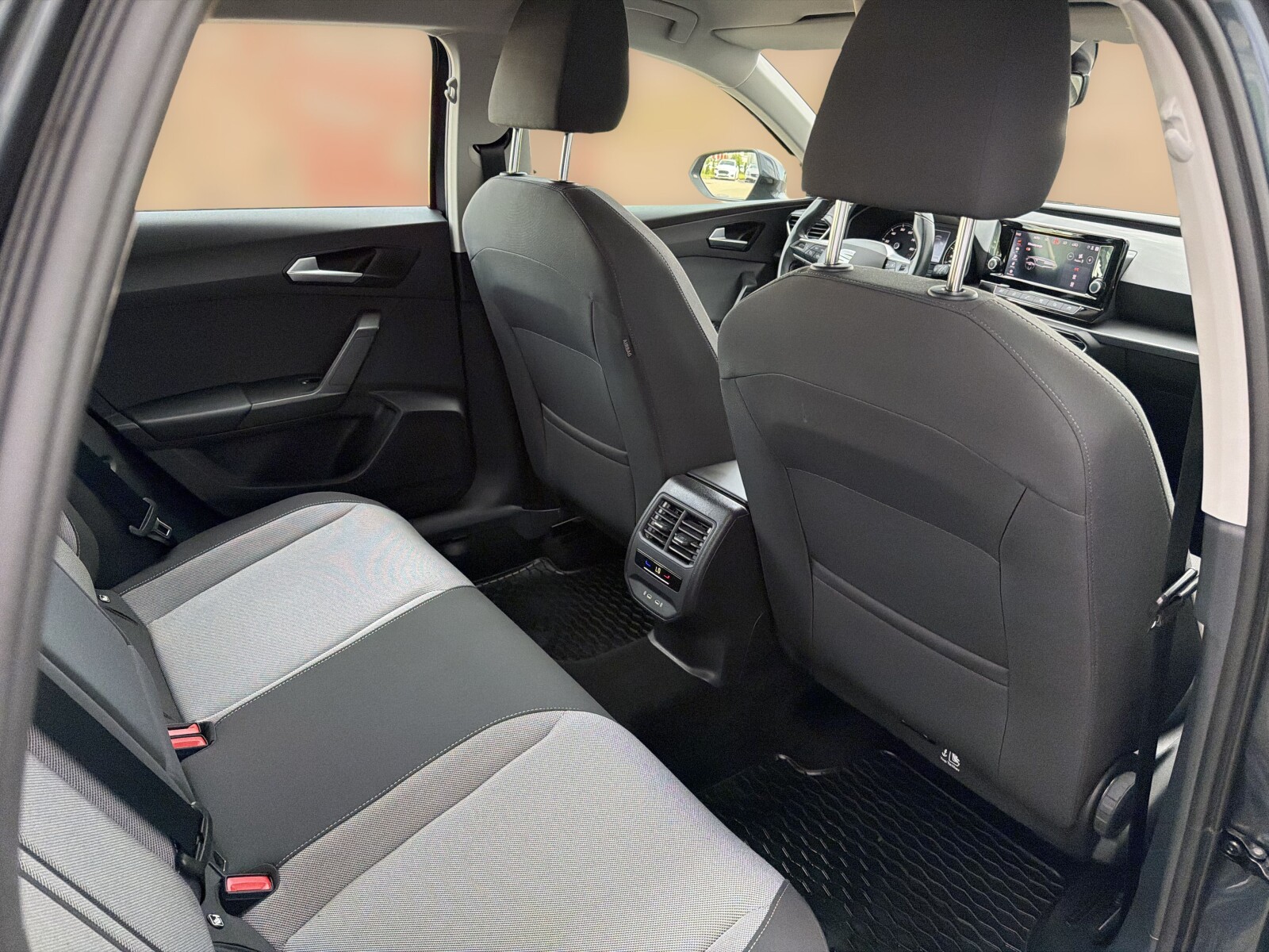 Seat Leon Sportstourer - zdjęcie 15