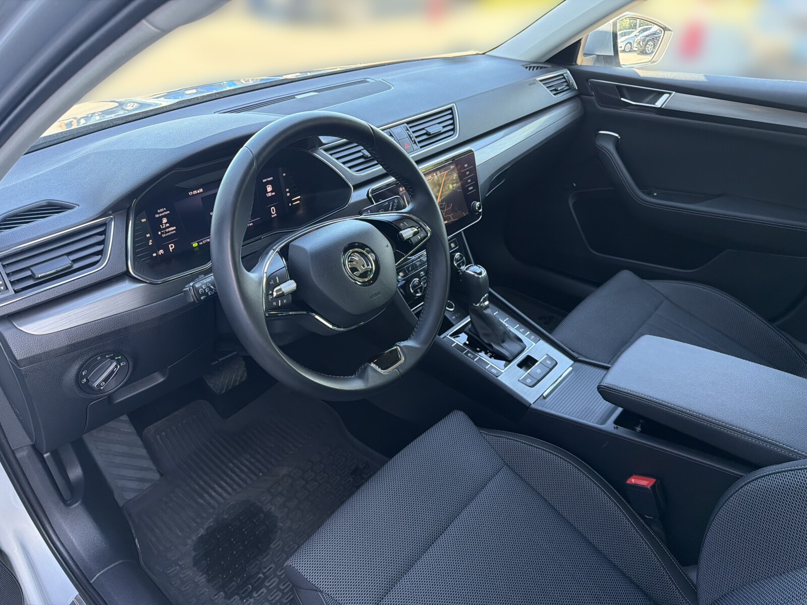 Škoda Superb - zdjęcie 9
