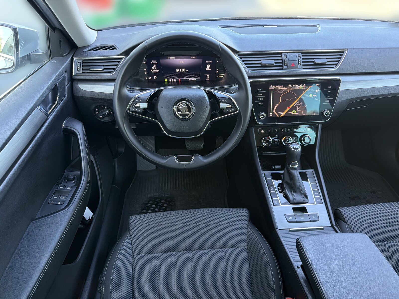 Škoda Superb - zdjęcie 18