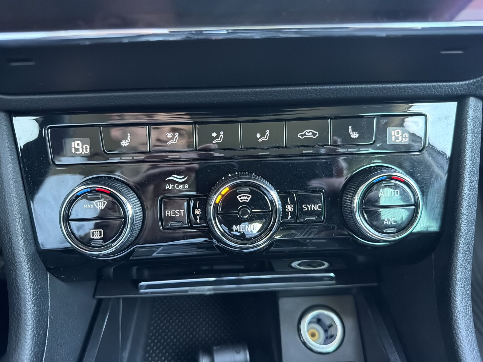 Škoda Superb - zdjęcie 20
