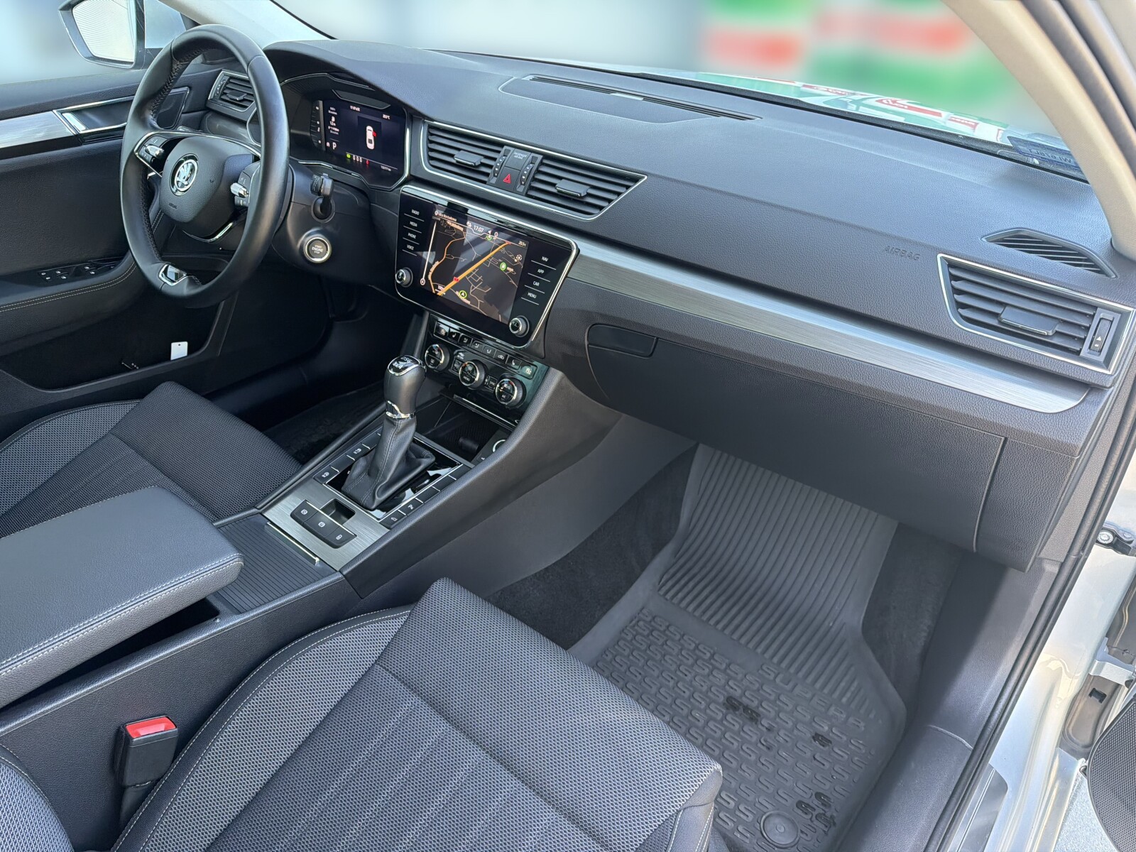 Škoda Superb - zdjęcie 15