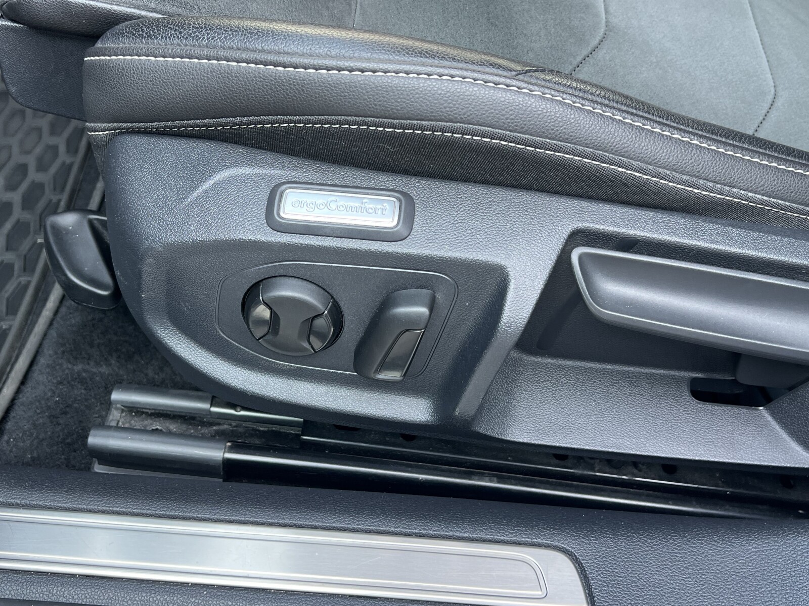 Volkswagen Arteon - zdjęcie 25
