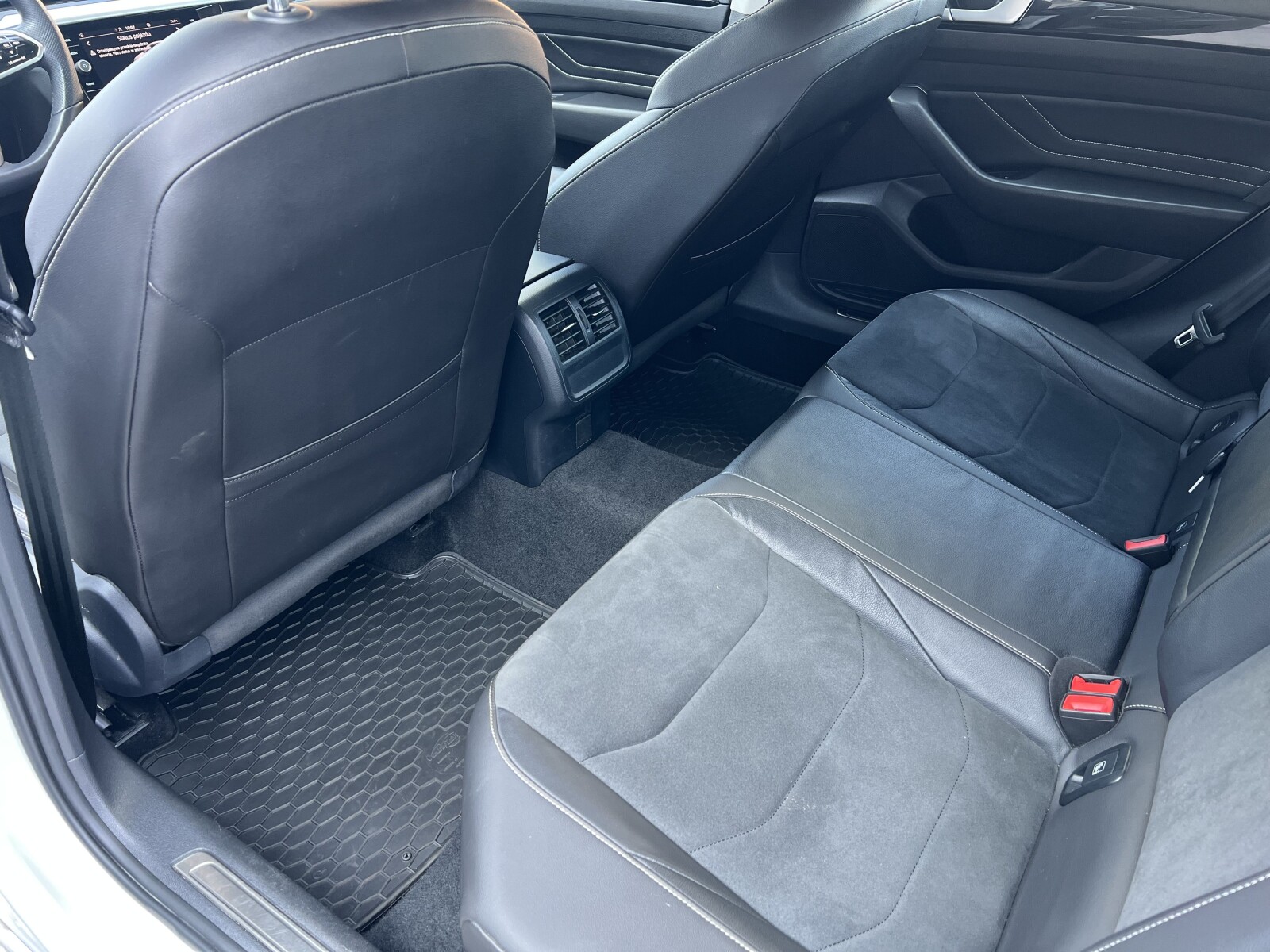 Volkswagen Arteon - zdjęcie 26