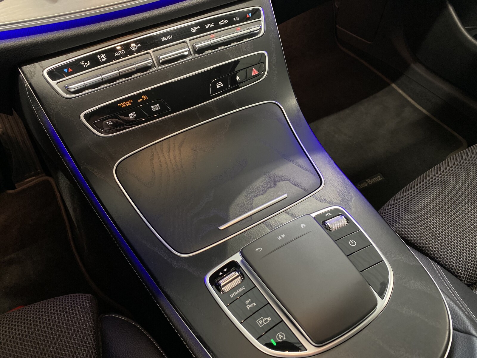 Mercedes-Benz E 220 - zdjęcie 14