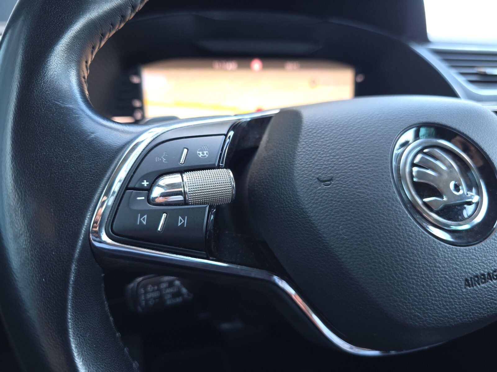 Škoda Superb - zdjęcie 16