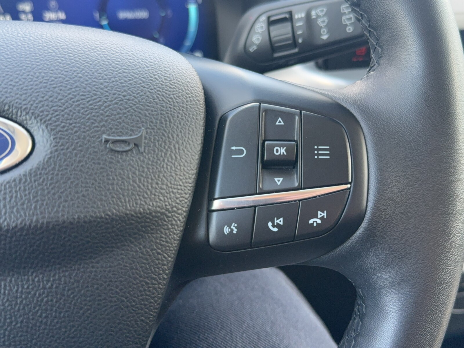 Ford Focus - zdjęcie 25