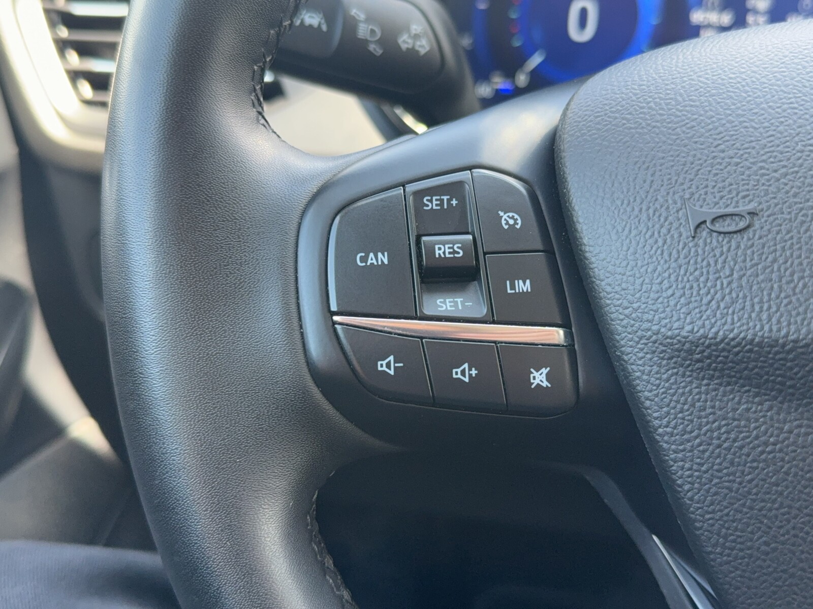 Ford Focus - zdjęcie 24