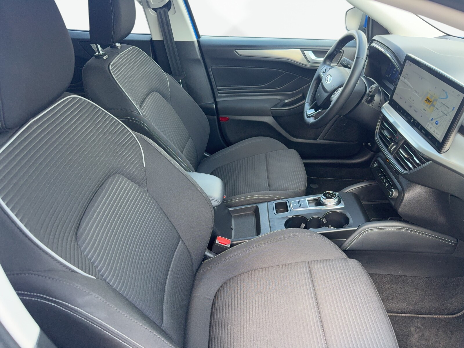Ford Focus - zdjęcie 12