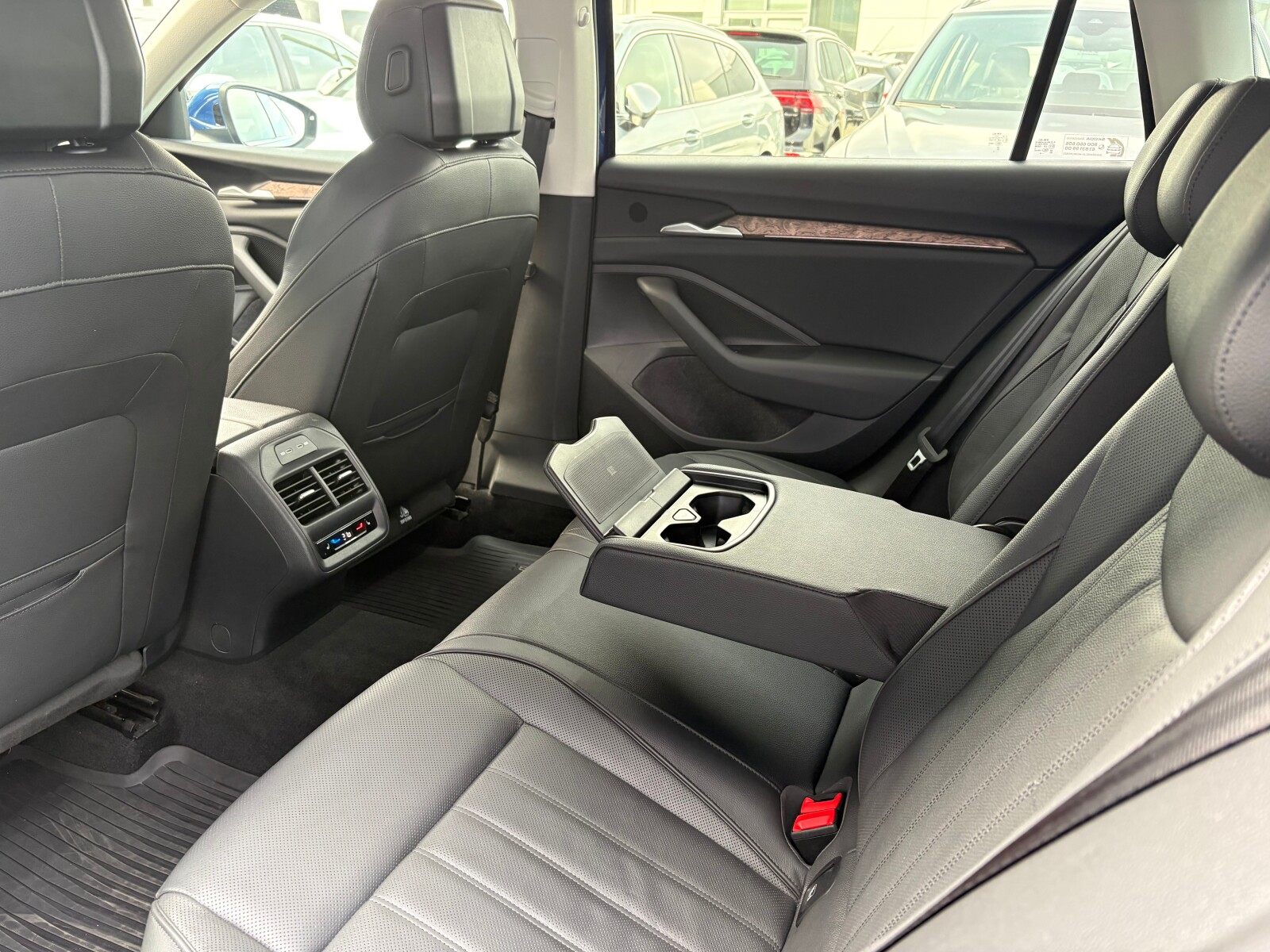 Škoda Superb Combi - zdjęcie 14