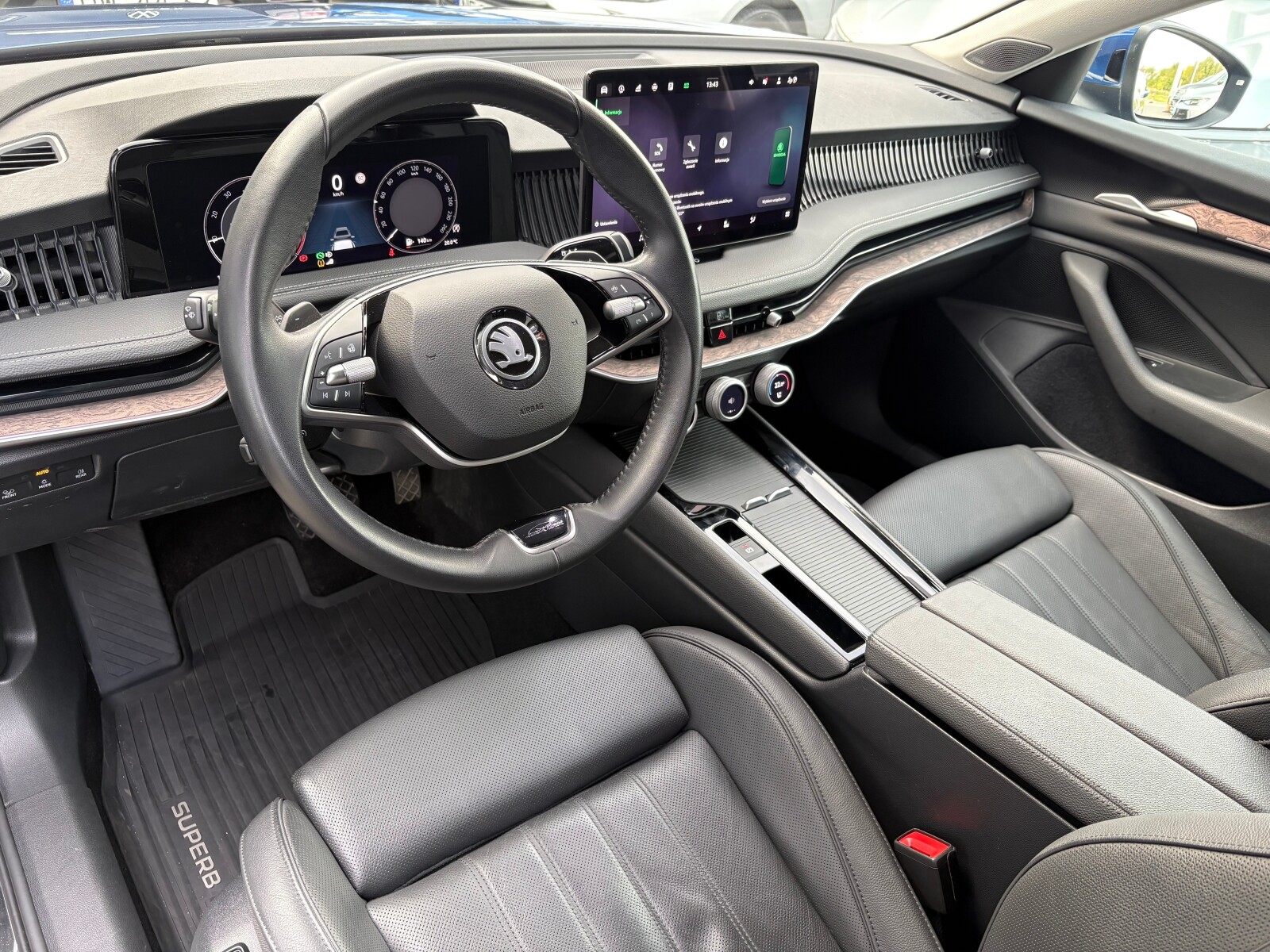 Škoda Superb Combi - zdjęcie 11