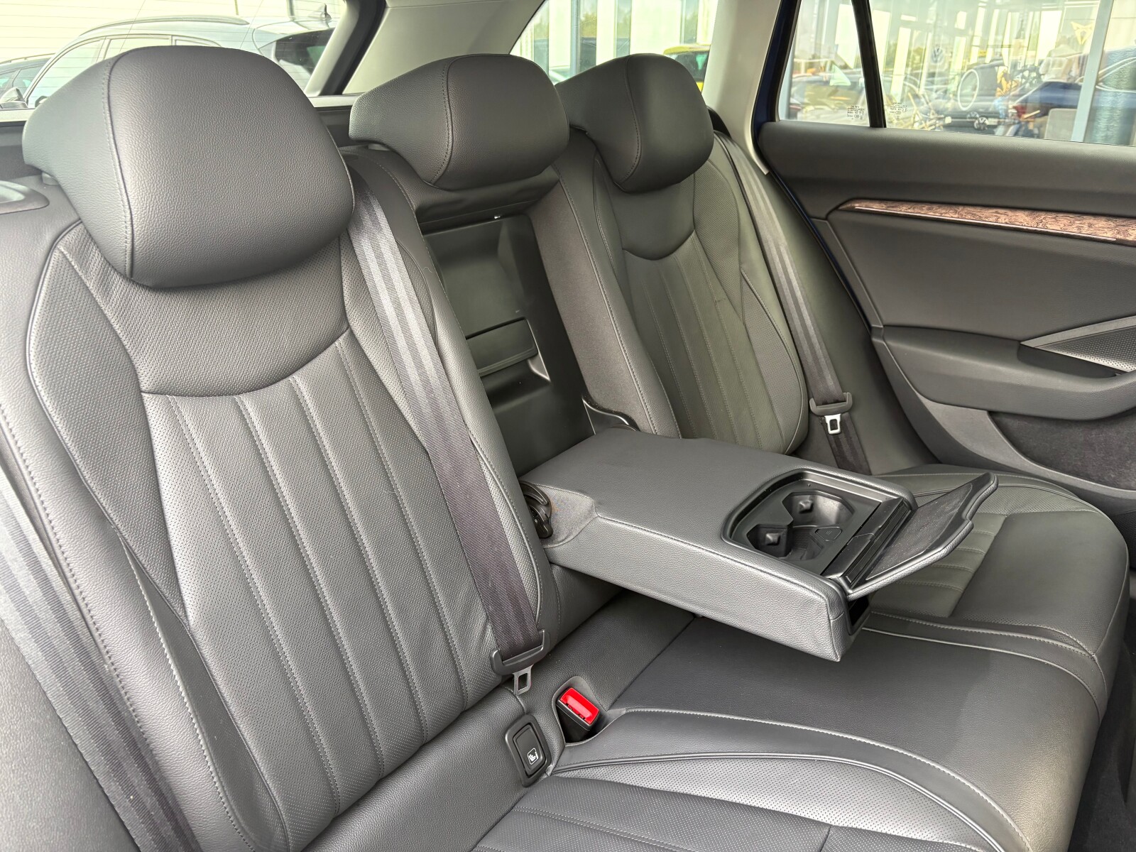 Škoda Superb Combi - zdjęcie 15