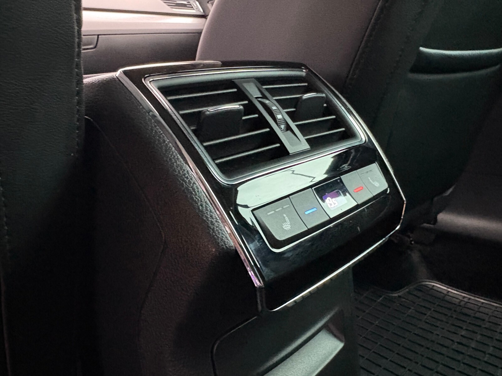 Škoda Superb Combi - zdjęcie 14