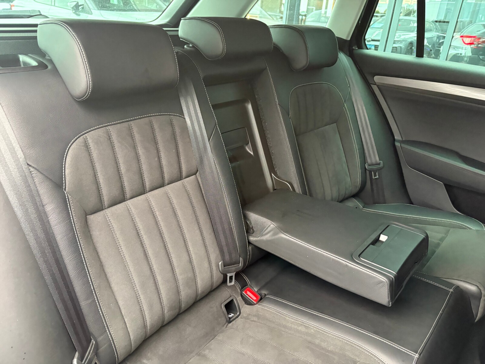 Škoda Superb Combi - zdjęcie 16
