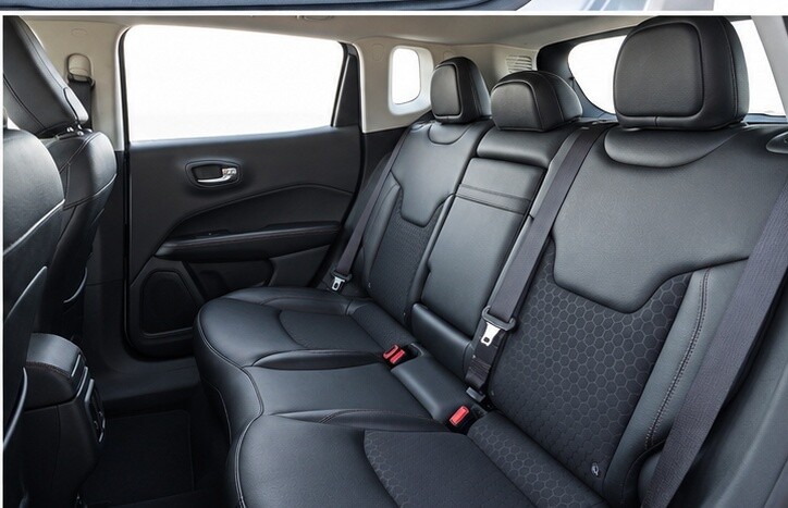 Jeep Compass - zdjęcie 13