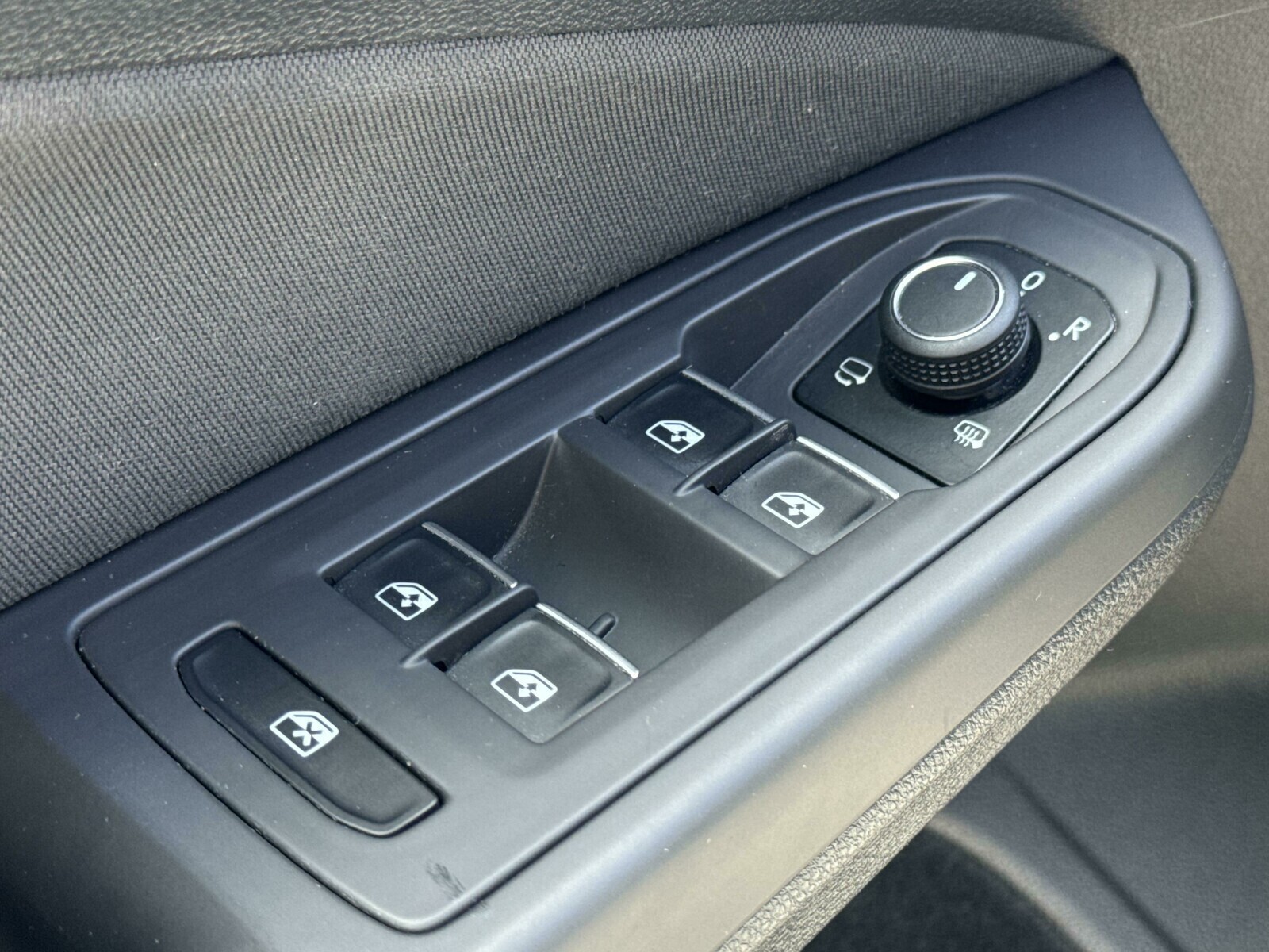 Volkswagen Golf - zdjęcie 17
