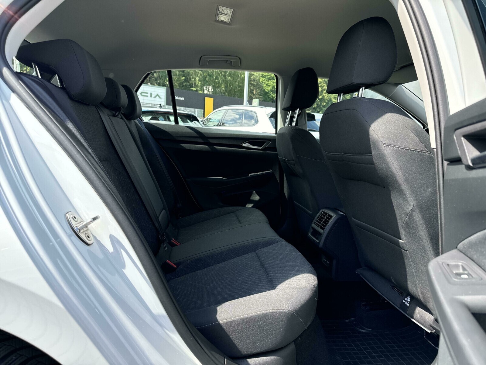 Volkswagen Golf - zdjęcie 15