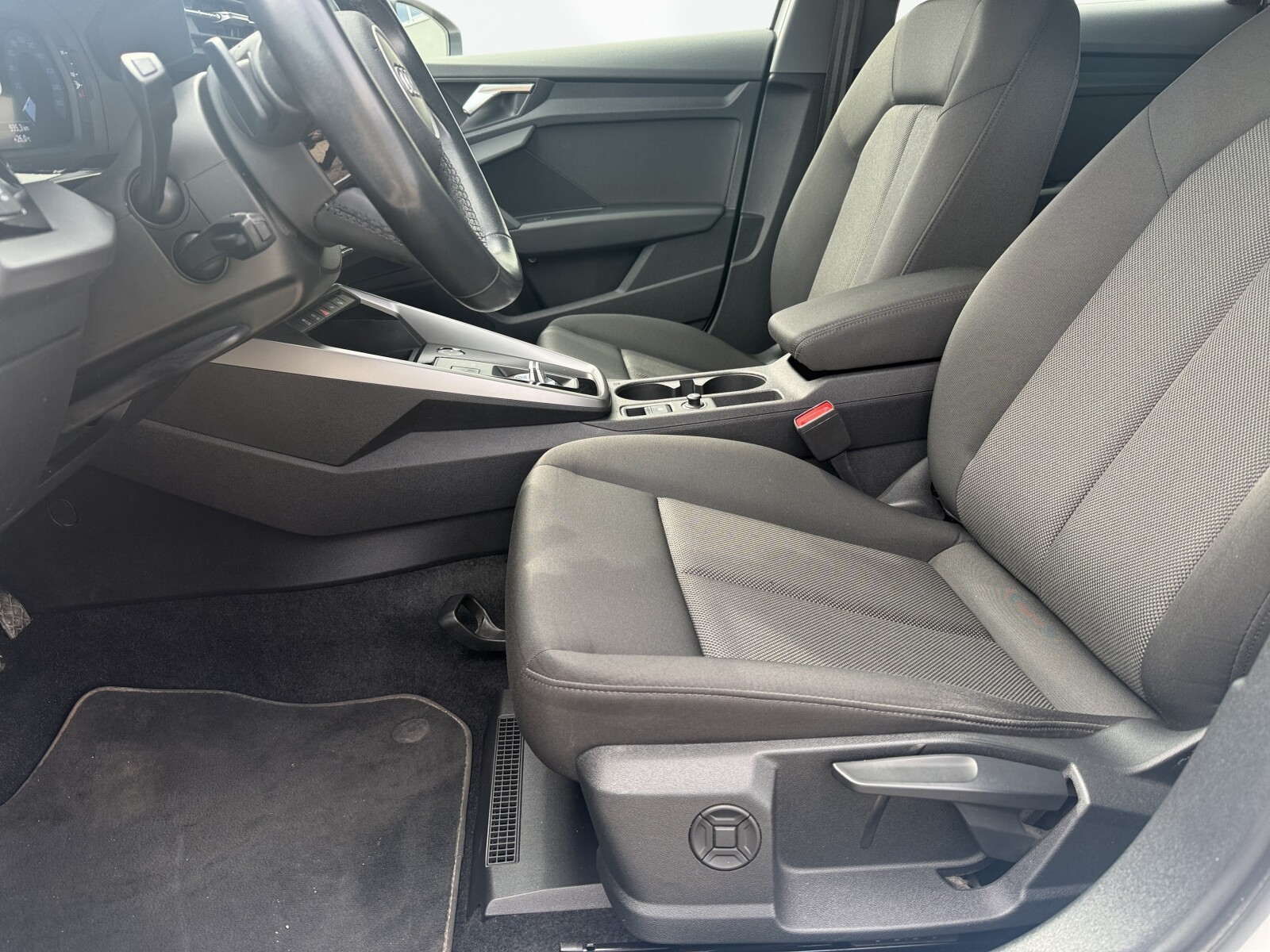 Audi A3 Sportback - zdjęcie 10