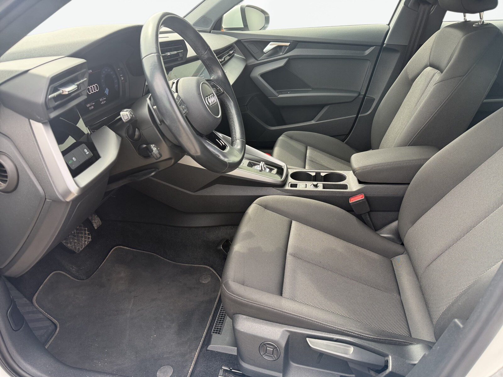 Audi A3 Sportback - zdjęcie 9