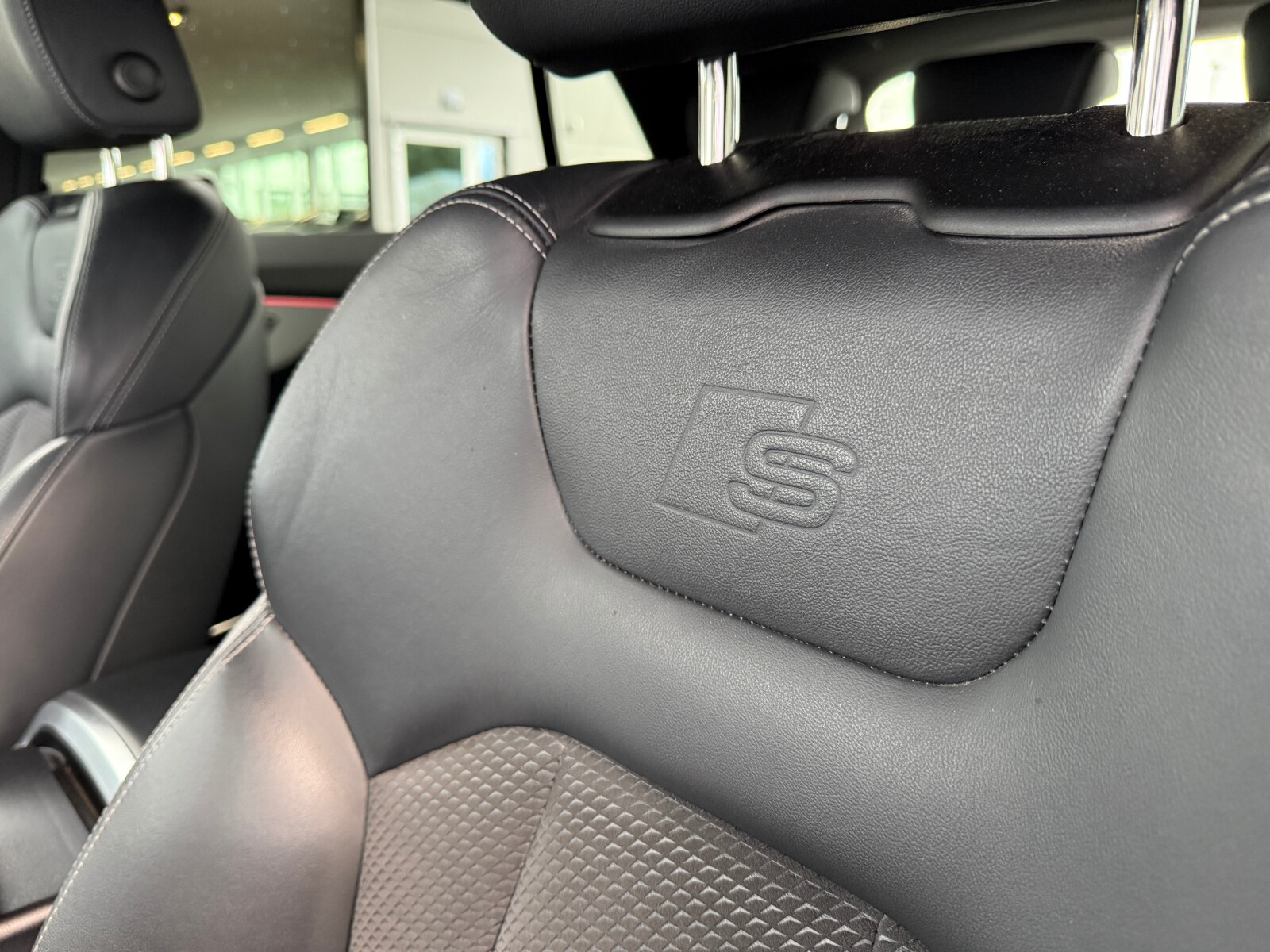 Audi Q8 - zdjęcie 22