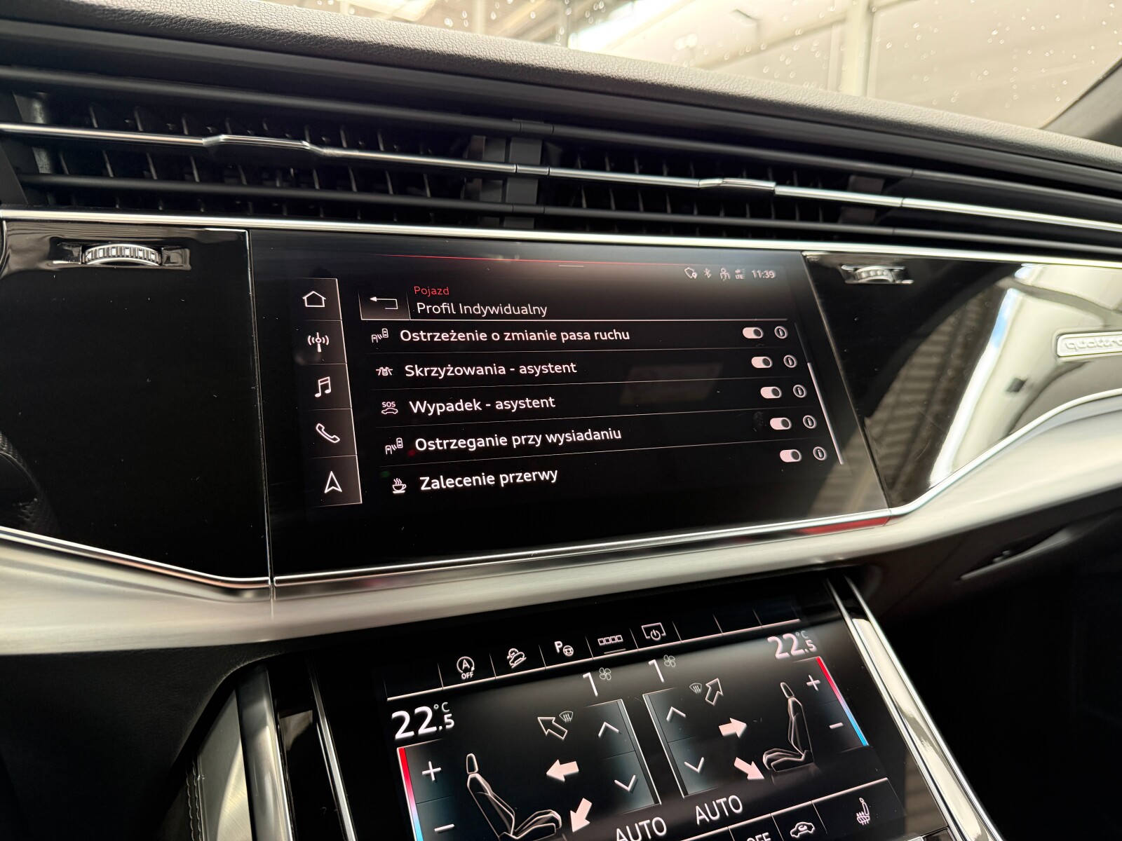 Audi Q8 - zdjęcie 35