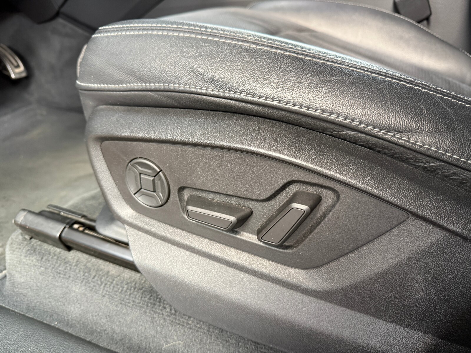 Audi Q8 - zdjęcie 21