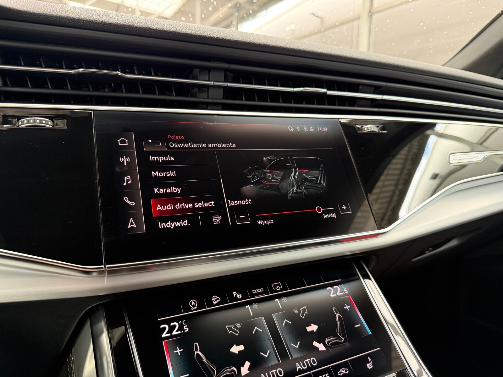 Audi Q8 - zdjęcie 33