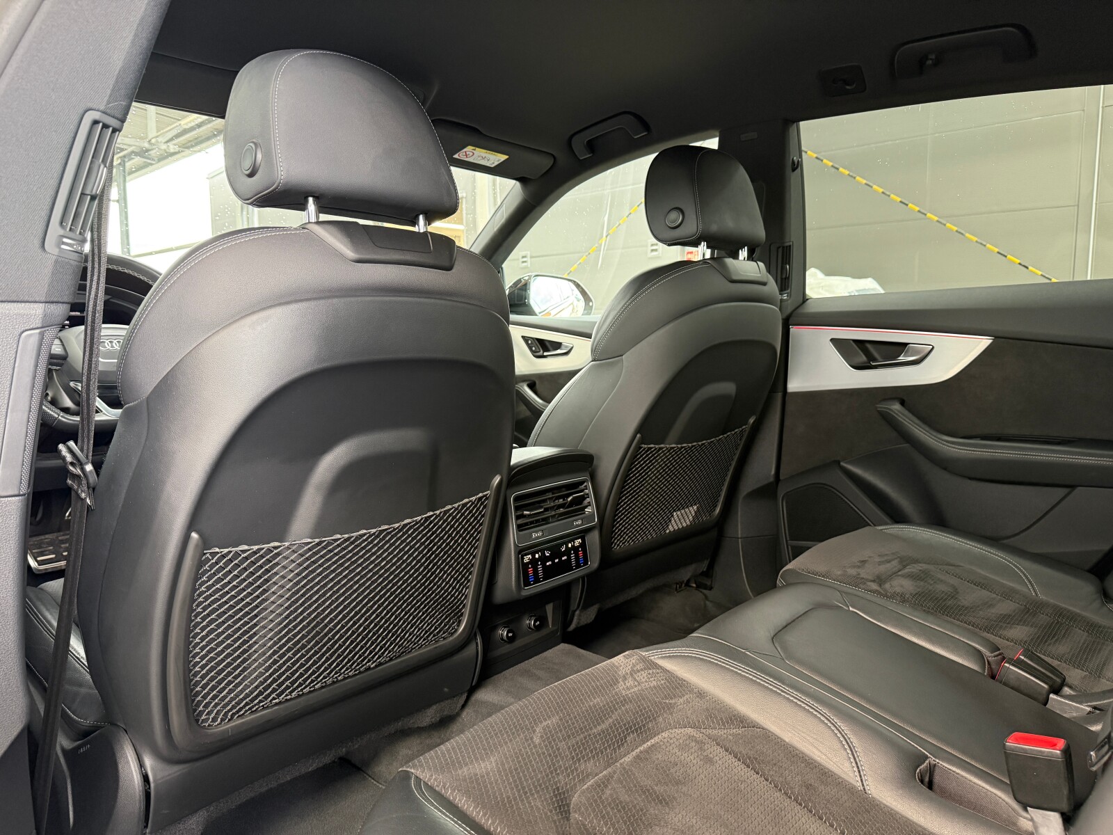 Audi Q8 - zdjęcie 11