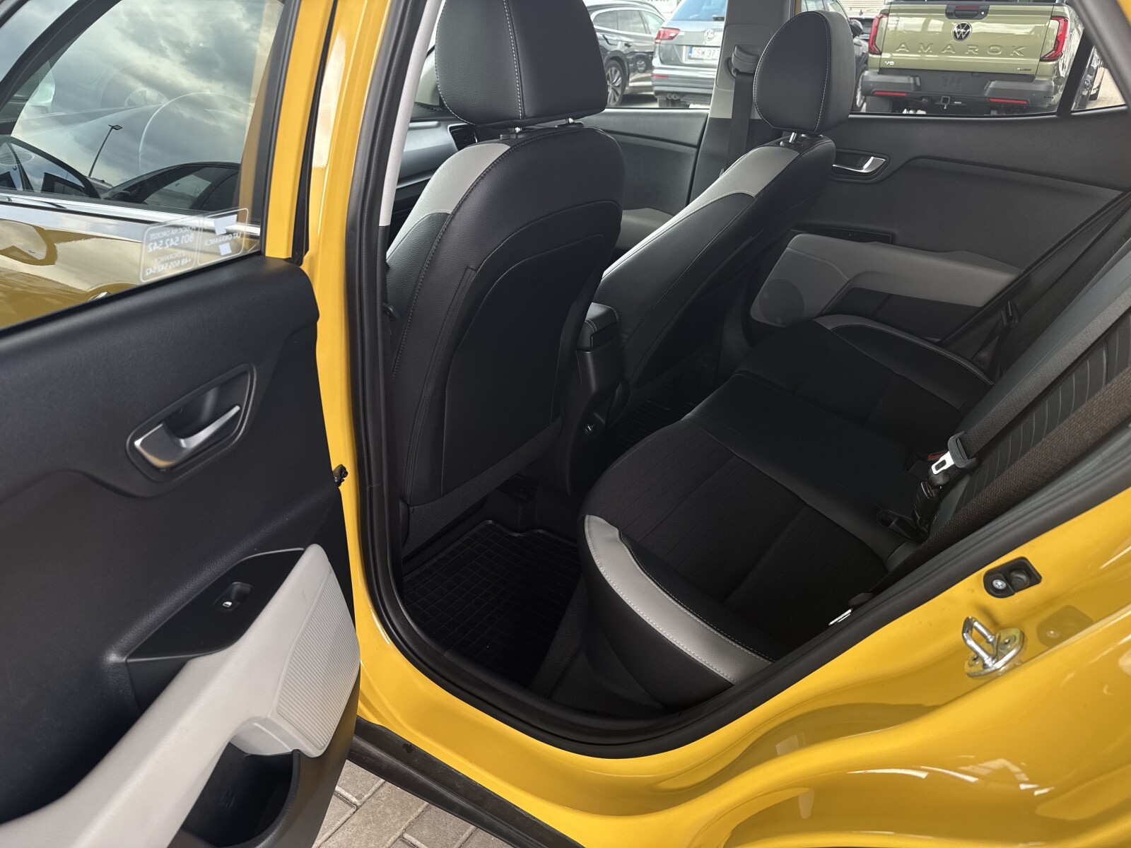 Kia Stonic - zdjęcie 25
