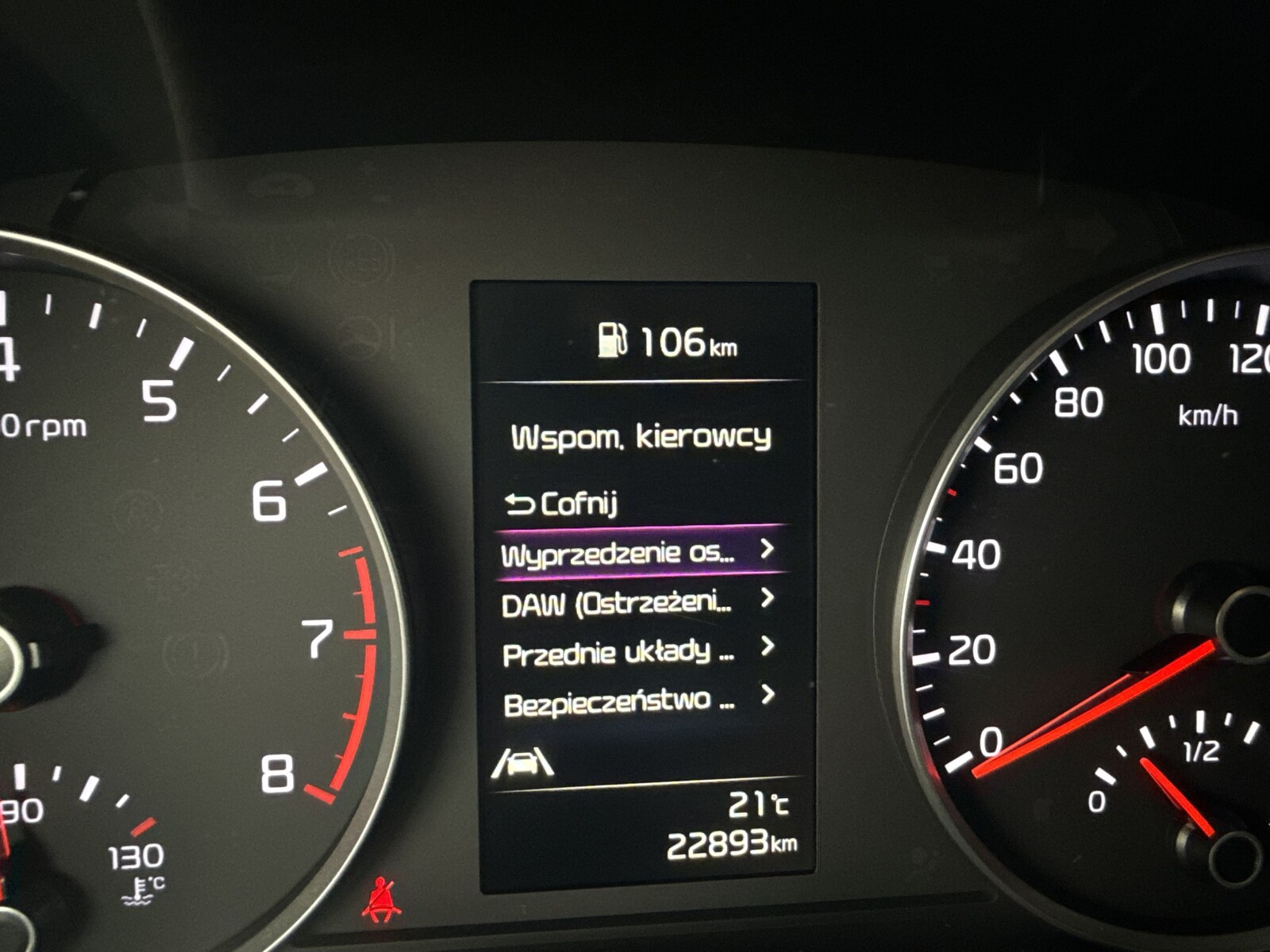 Kia Stonic - zdjęcie 16