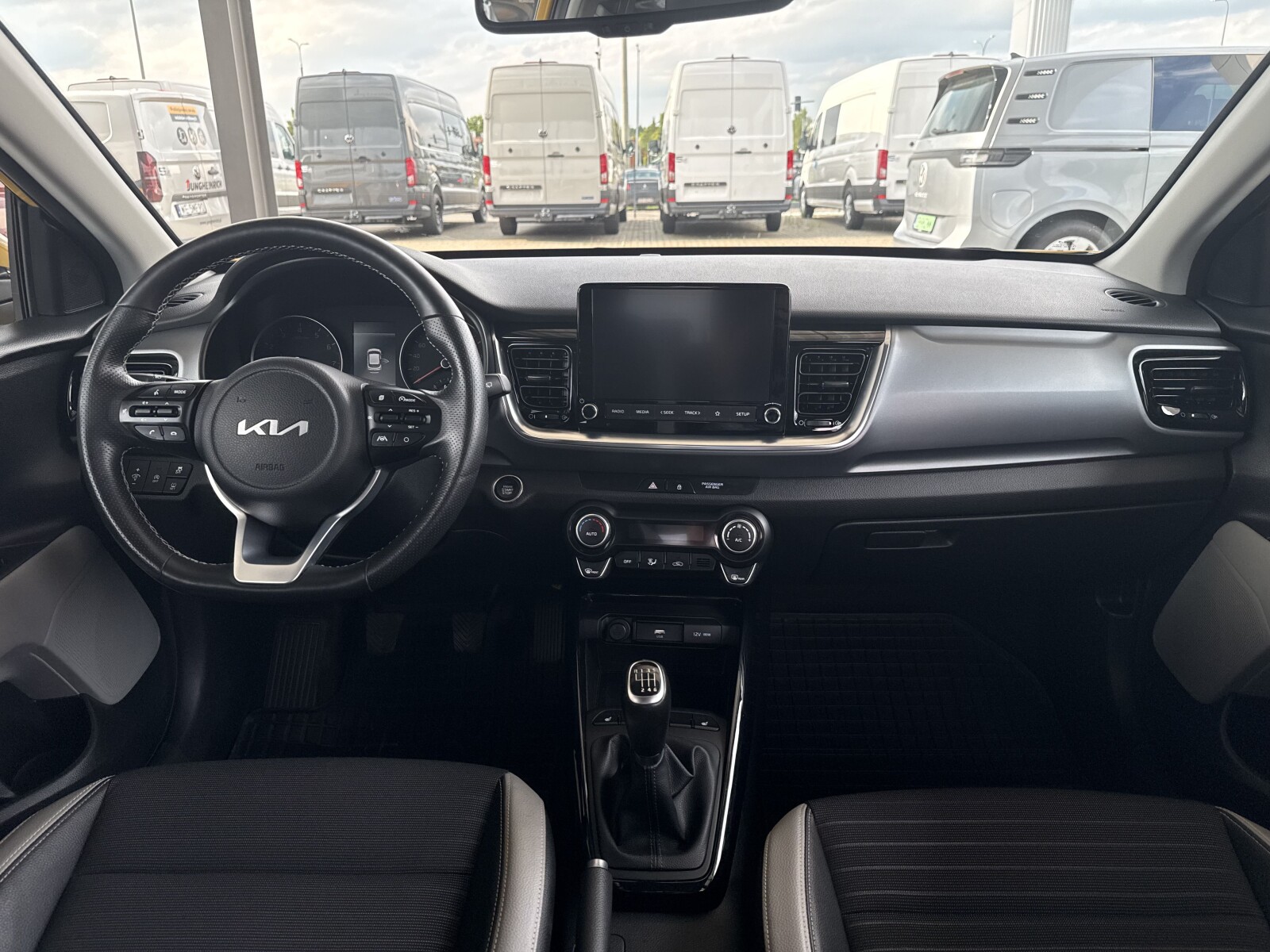 Kia Stonic - zdjęcie 11