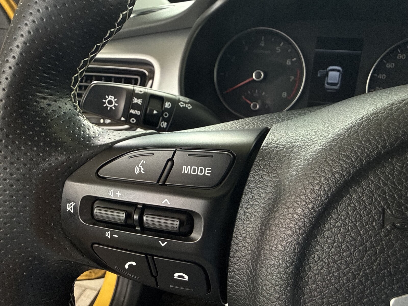 Kia Stonic - zdjęcie 14