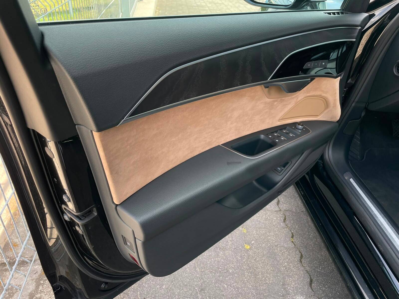 Audi A8 - zdjęcie 18