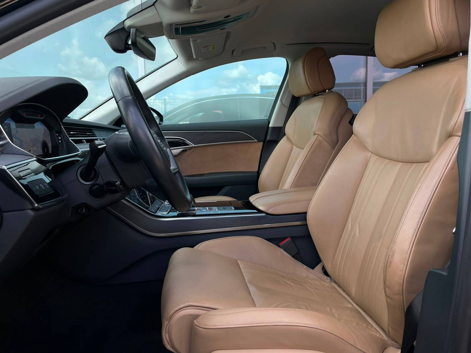 Audi A8 - zdjęcie 21