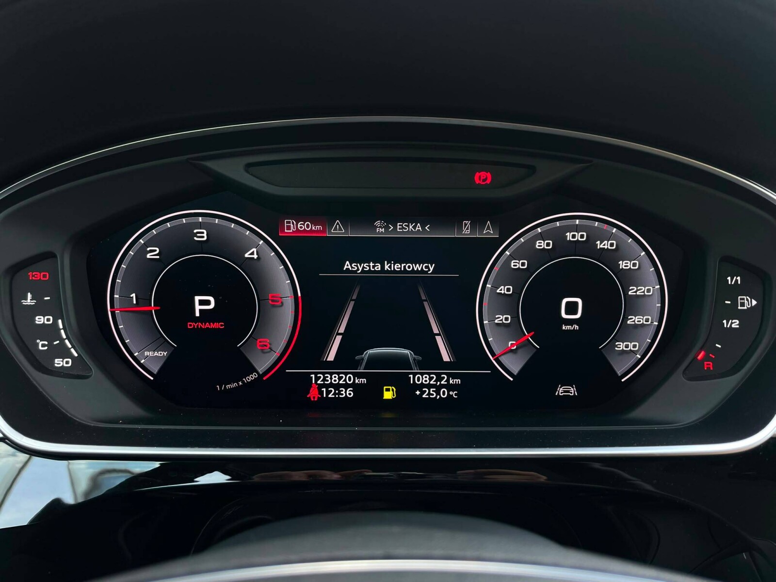 Audi A8 - zdjęcie 24