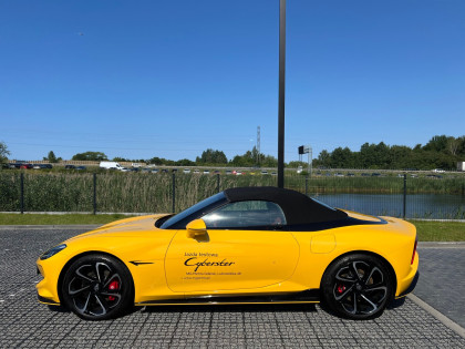 Cyberster / Kabriolet / 510km 77kWh AWD / Od Ręki