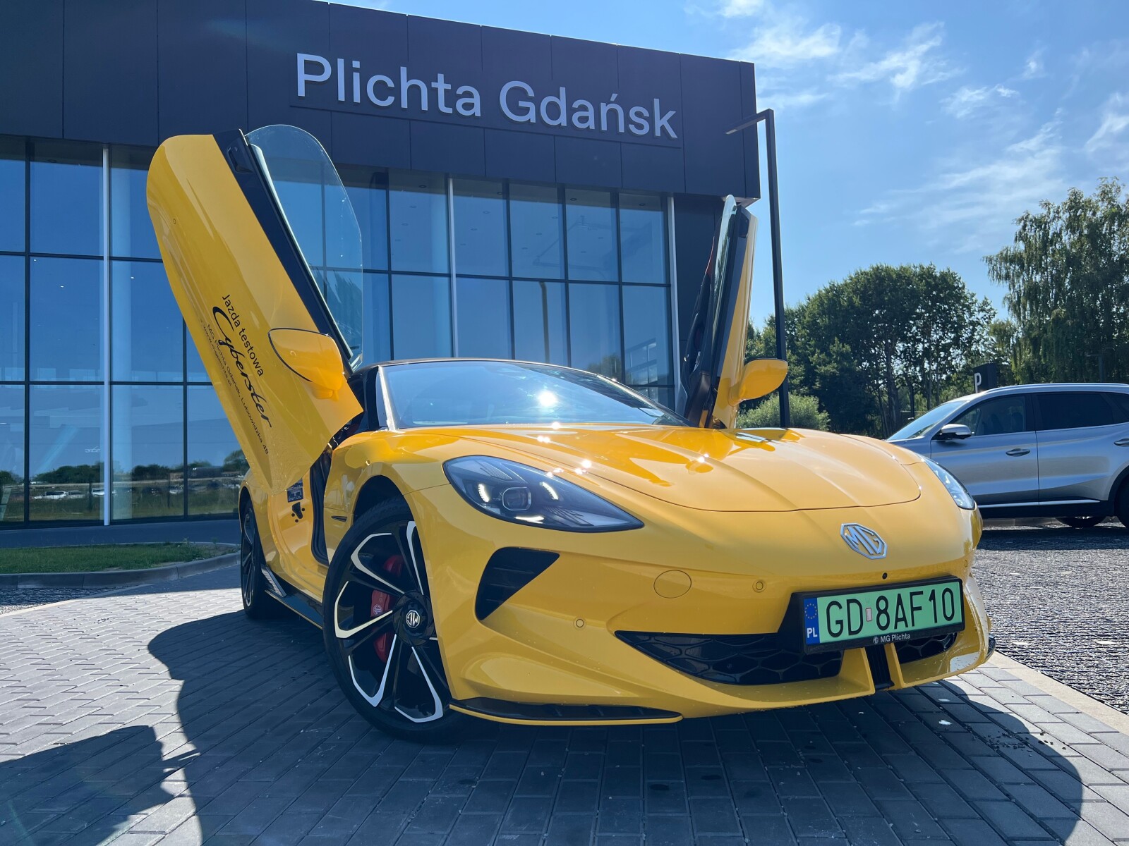 Cyberster / Kabriolet / 510km 77kWh AWD / Od Ręki