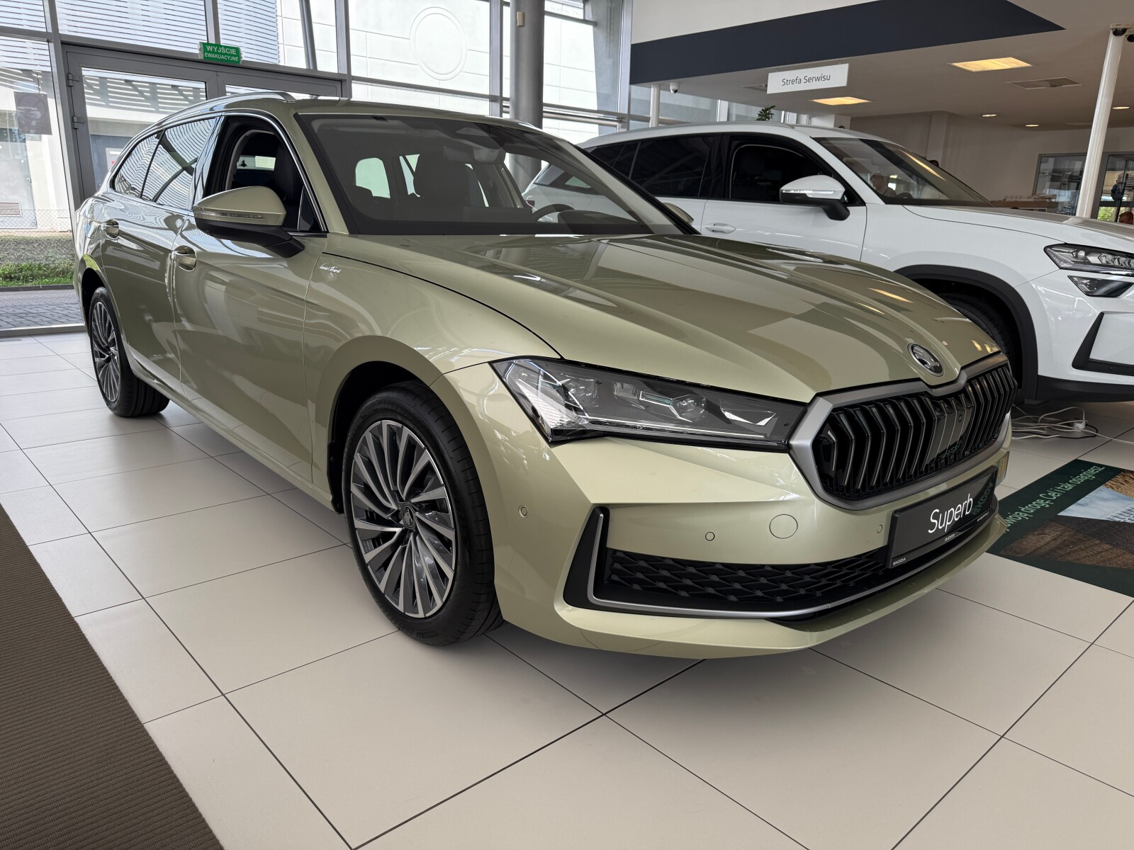 Drive 2.0 TSI 204 KM DSG P.Climate+hak+Dofida 18" Dostępny Od Ręki ! Drive 2.0 TSI 204 KM DSG P.Climate+hak+Dofida 18" Dostępny Od Ręki !