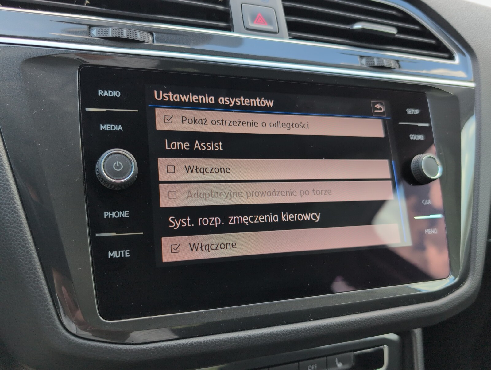 Volkswagen Tiguan - zdjęcie 26