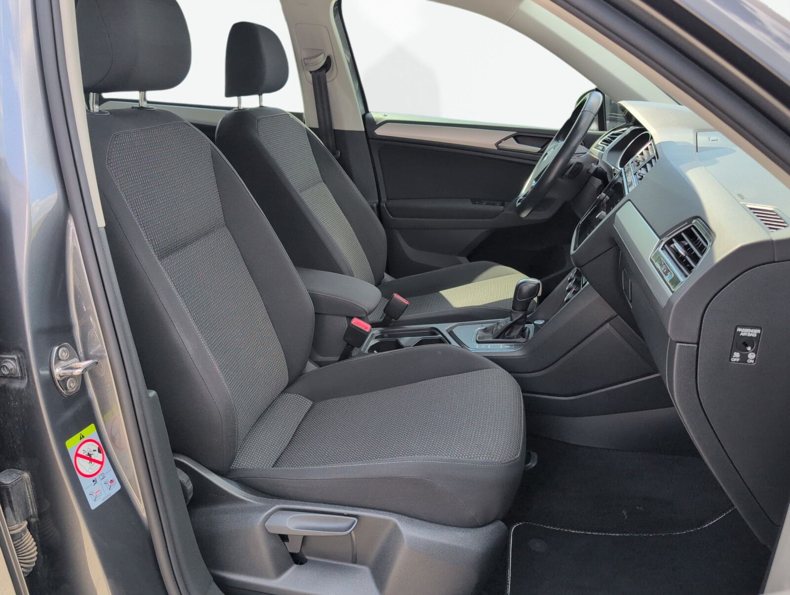 Volkswagen Tiguan - zdjęcie 15