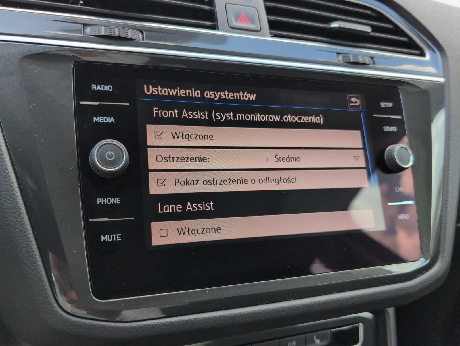 Volkswagen Tiguan - zdjęcie 25
