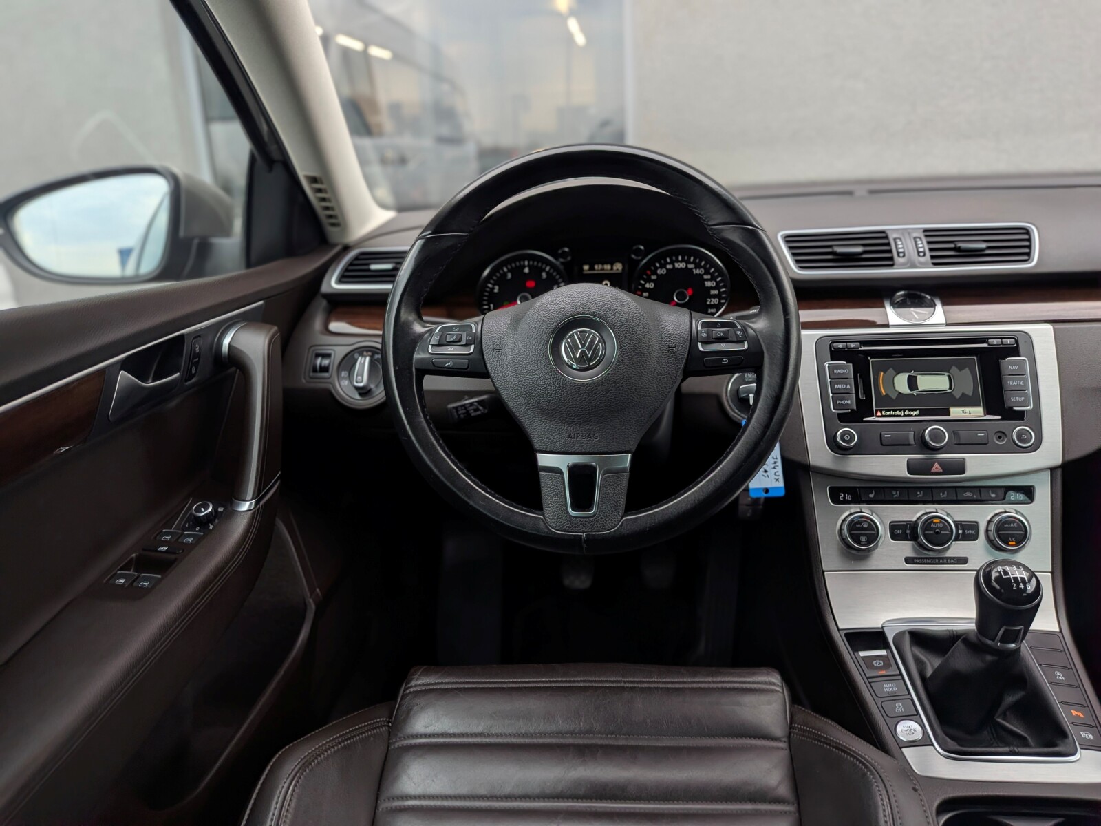 Volkswagen Passat - zdjęcie 13