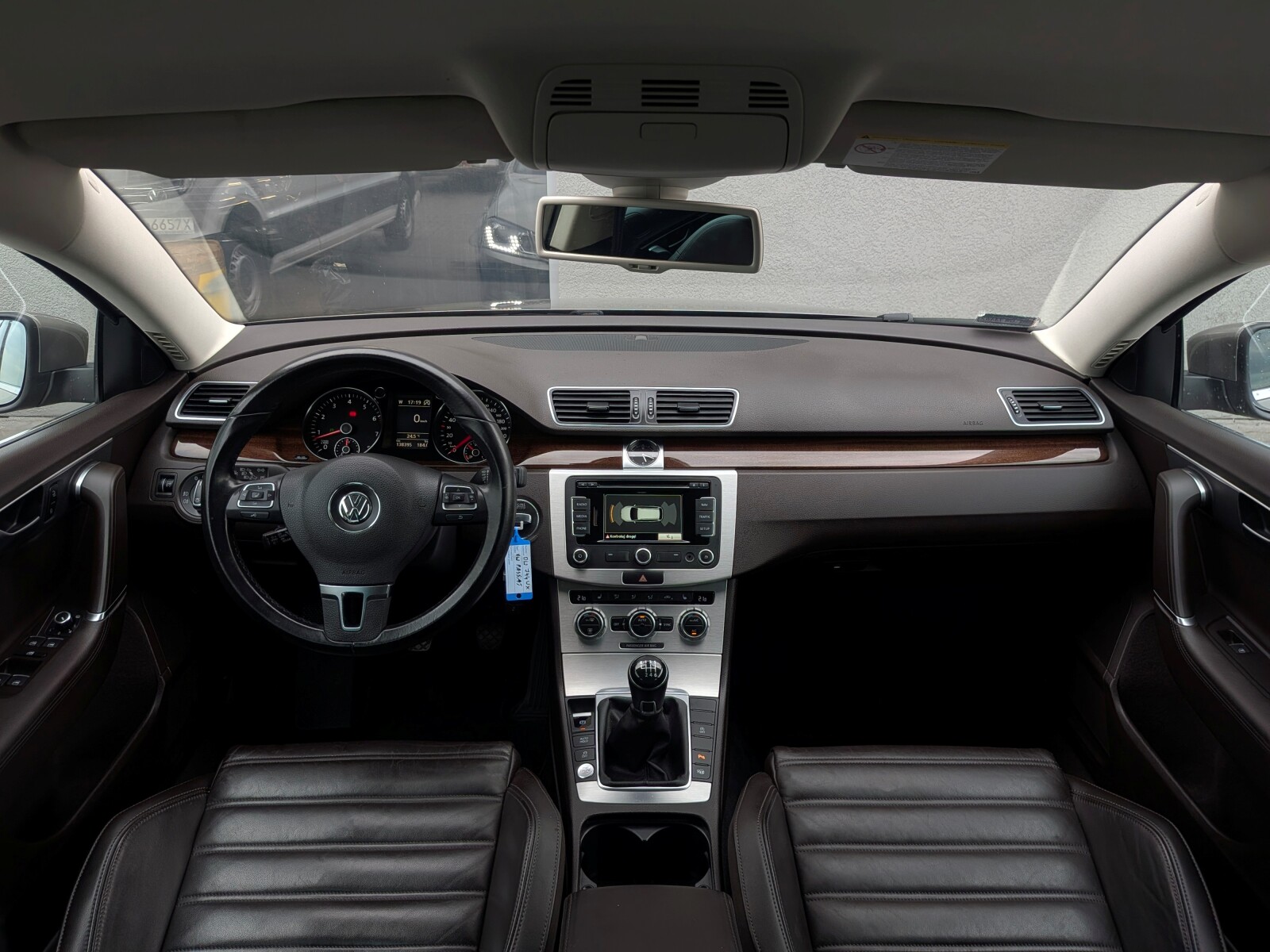 Volkswagen Passat - zdjęcie 11