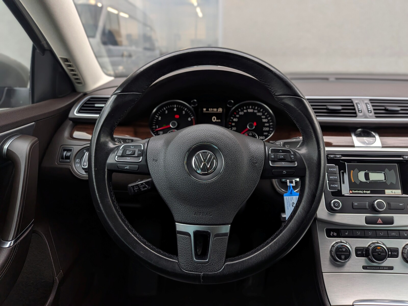 Volkswagen Passat - zdjęcie 14