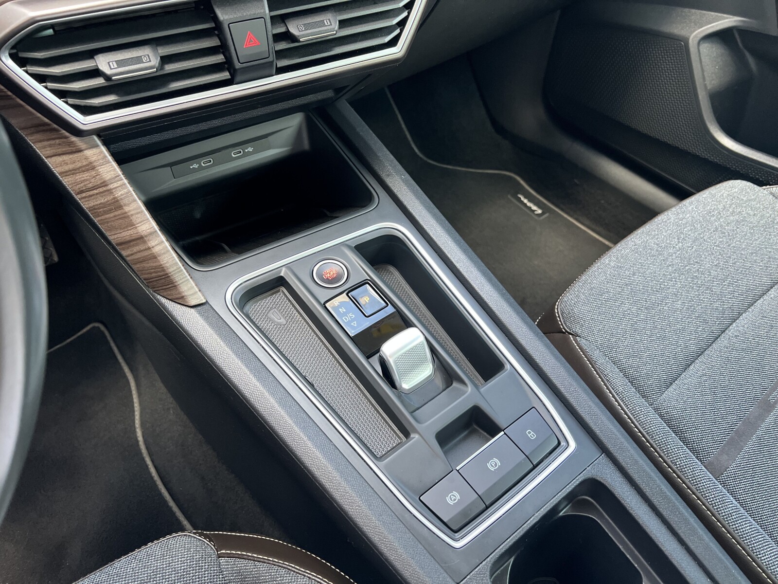 Seat Leon Sportstourer - zdjęcie 12
